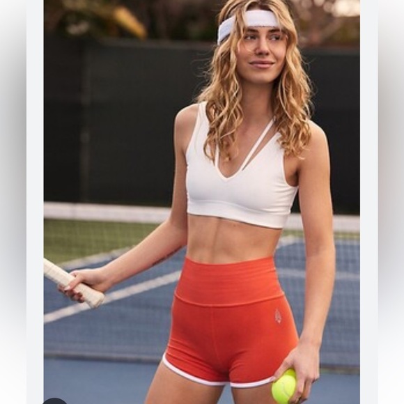 NWOT✨FP MOVEMENT✨- Dip It High Shorts M/L - Picture 13 of 13